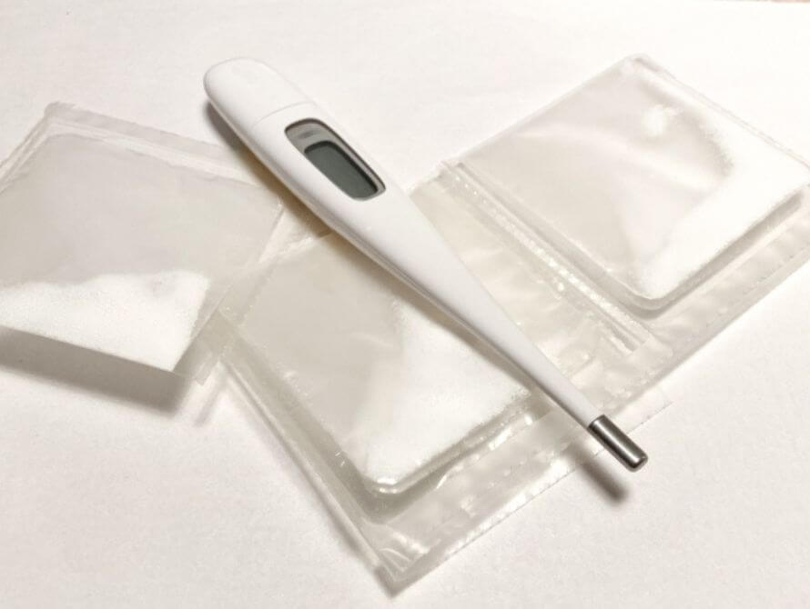 予防薬と体温計写真